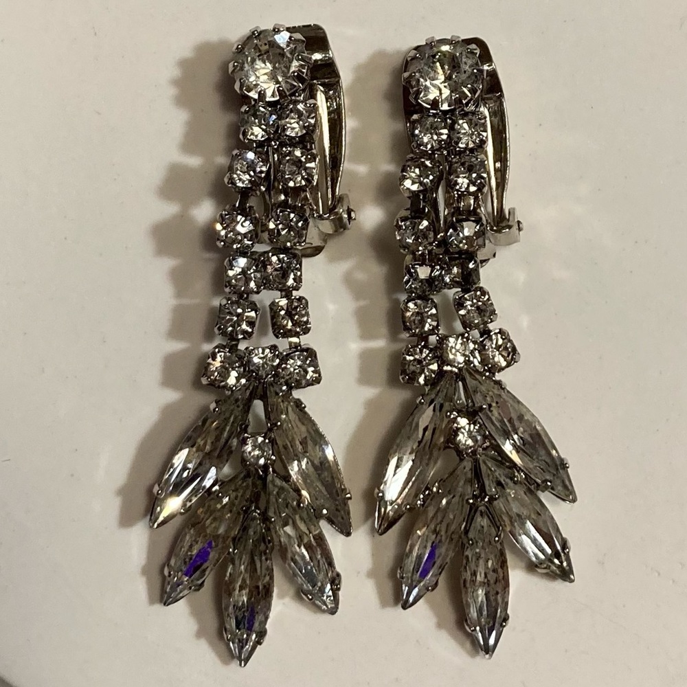 *Rare* Albert Weiss stibnite vintage dangle clip on earrings